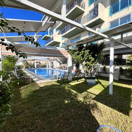 Apartamentos Oasis De La Cala ฟีเนสตรัต ภายนอก รูปภาพ