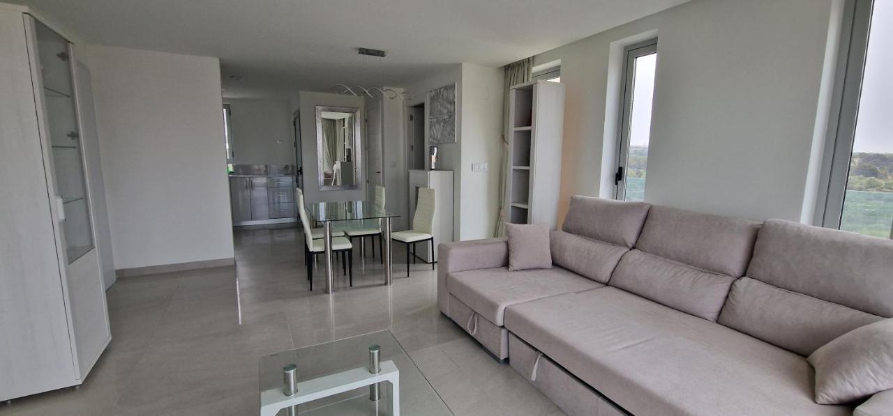 Apartamentos Oasis De La Cala ฟีเนสตรัต ภายนอก รูปภาพ