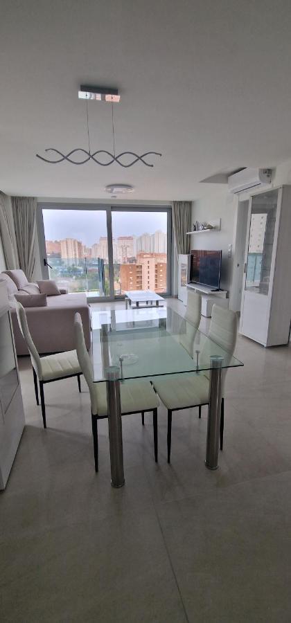 Apartamentos Oasis De La Cala ฟีเนสตรัต ภายนอก รูปภาพ