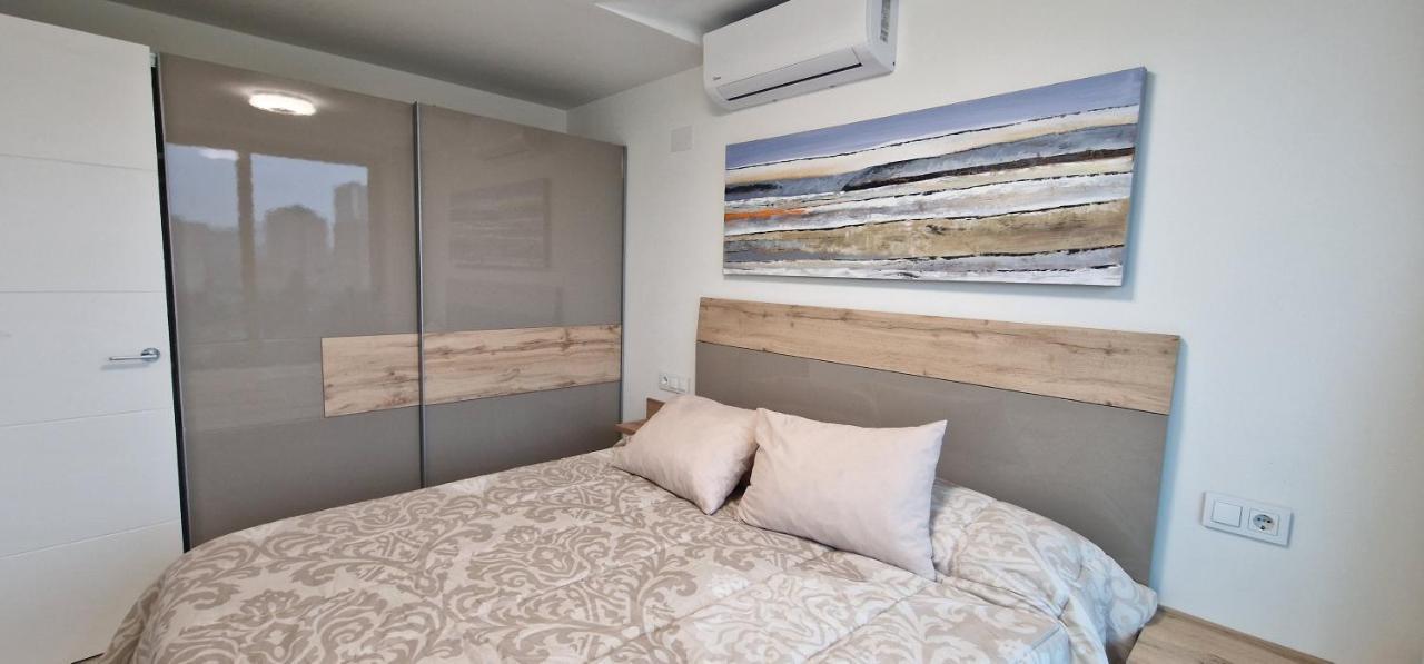 Apartamentos Oasis De La Cala ฟีเนสตรัต ภายนอก รูปภาพ