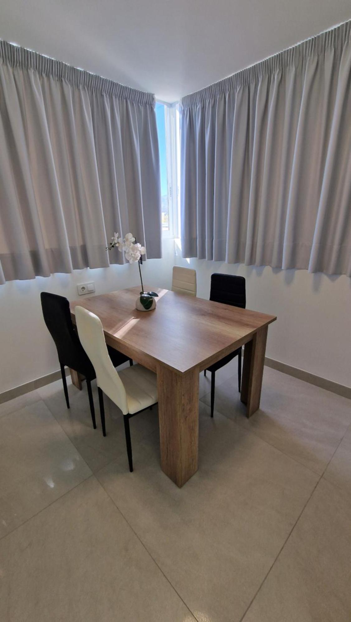 Apartamentos Oasis De La Cala ฟีเนสตรัต ภายนอก รูปภาพ